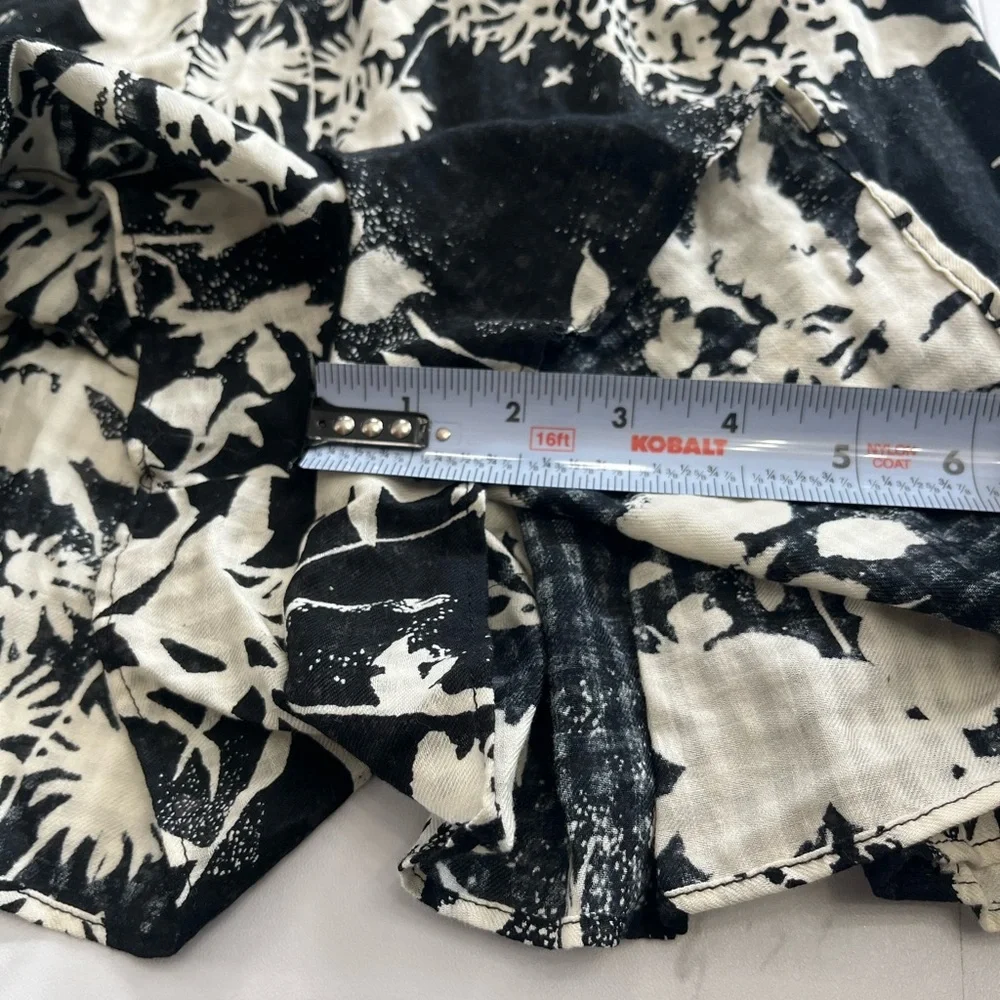 NWT Urban Outfitters Floral Puffed Sleeve Cotton Romper Size Xs